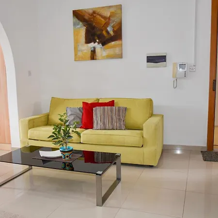 Martina's 3 Bedroom Apartmán